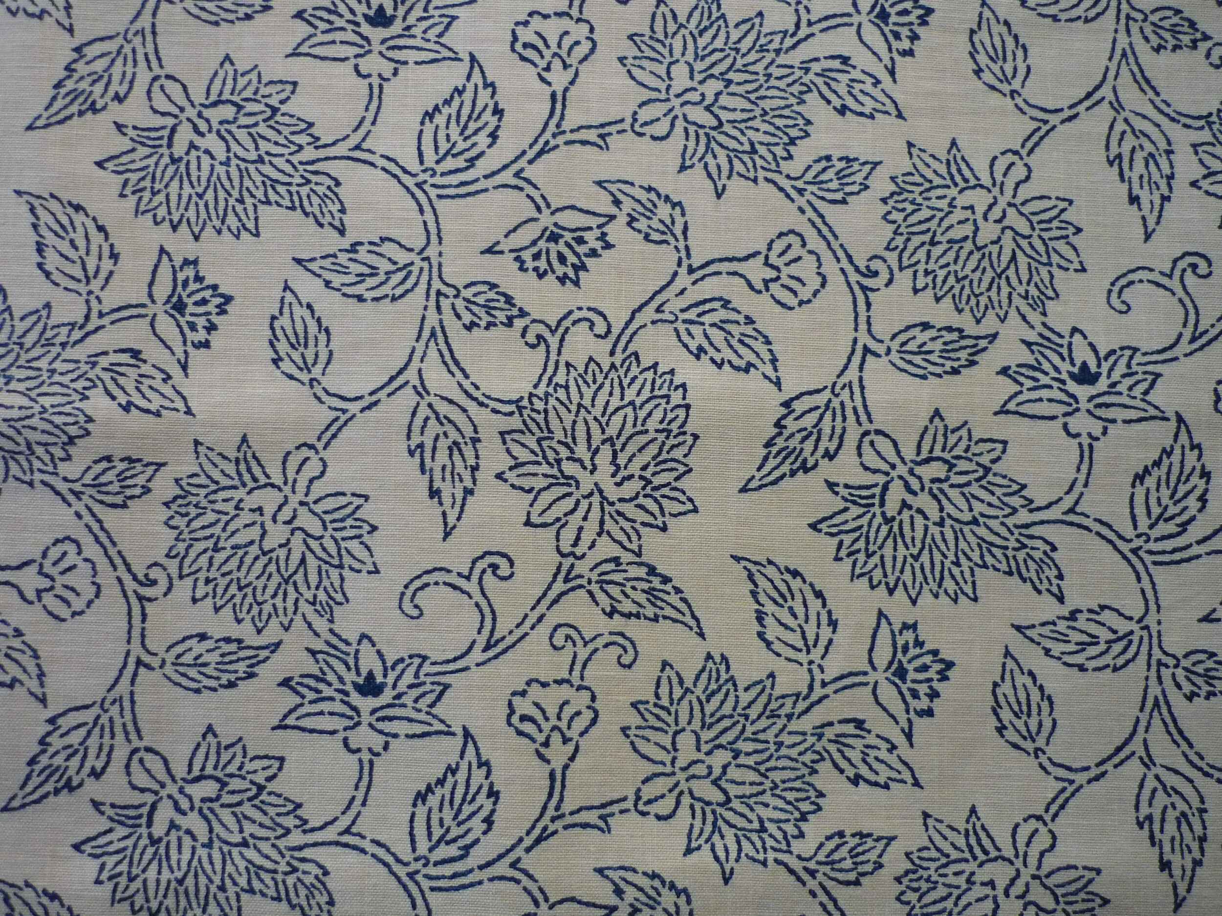 Indigo japonais fait main - Feuilles bleues sur écru