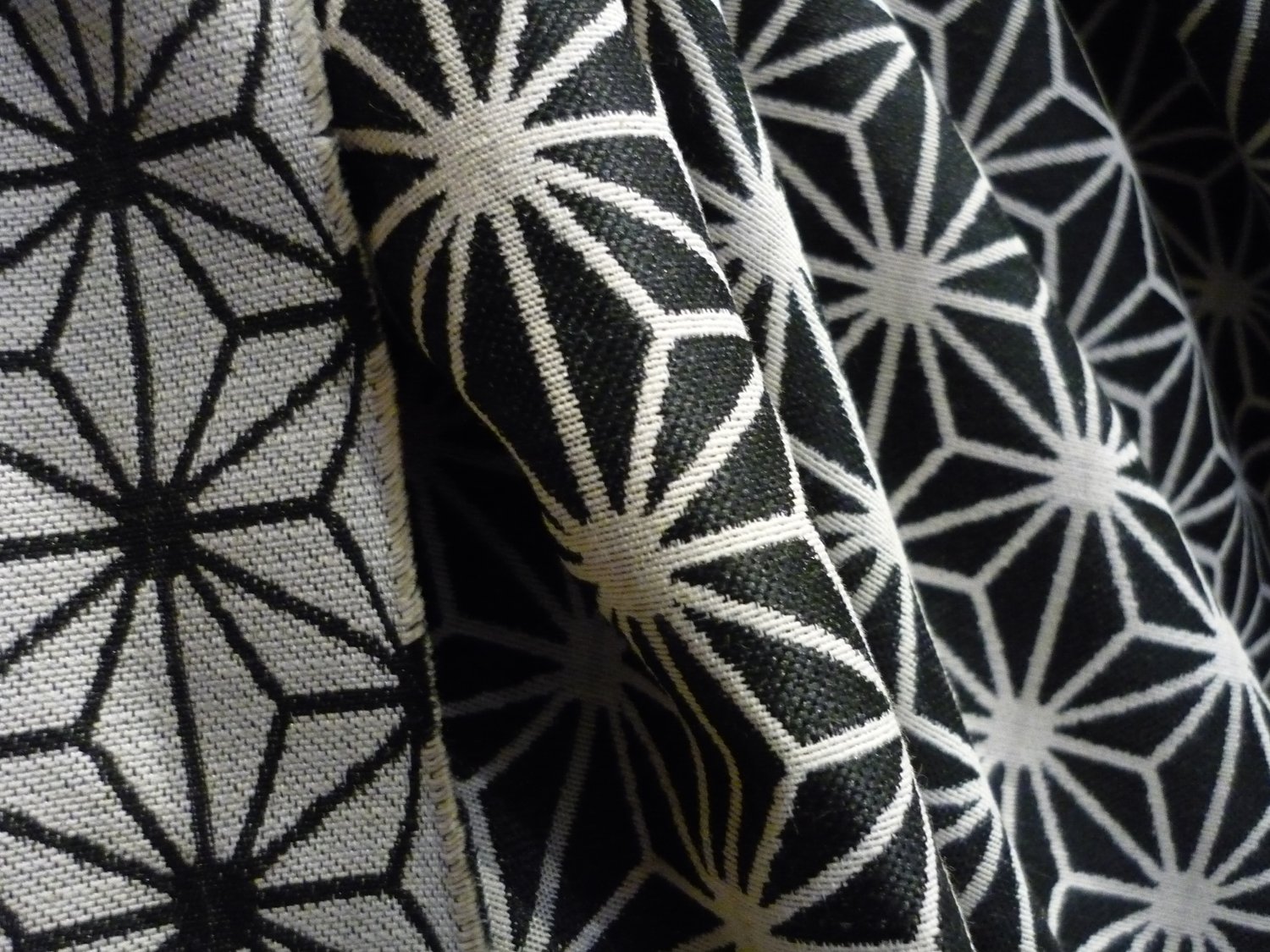tissu noir japonais asanoha