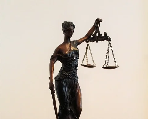 justitia-2723660_960_720.jpg