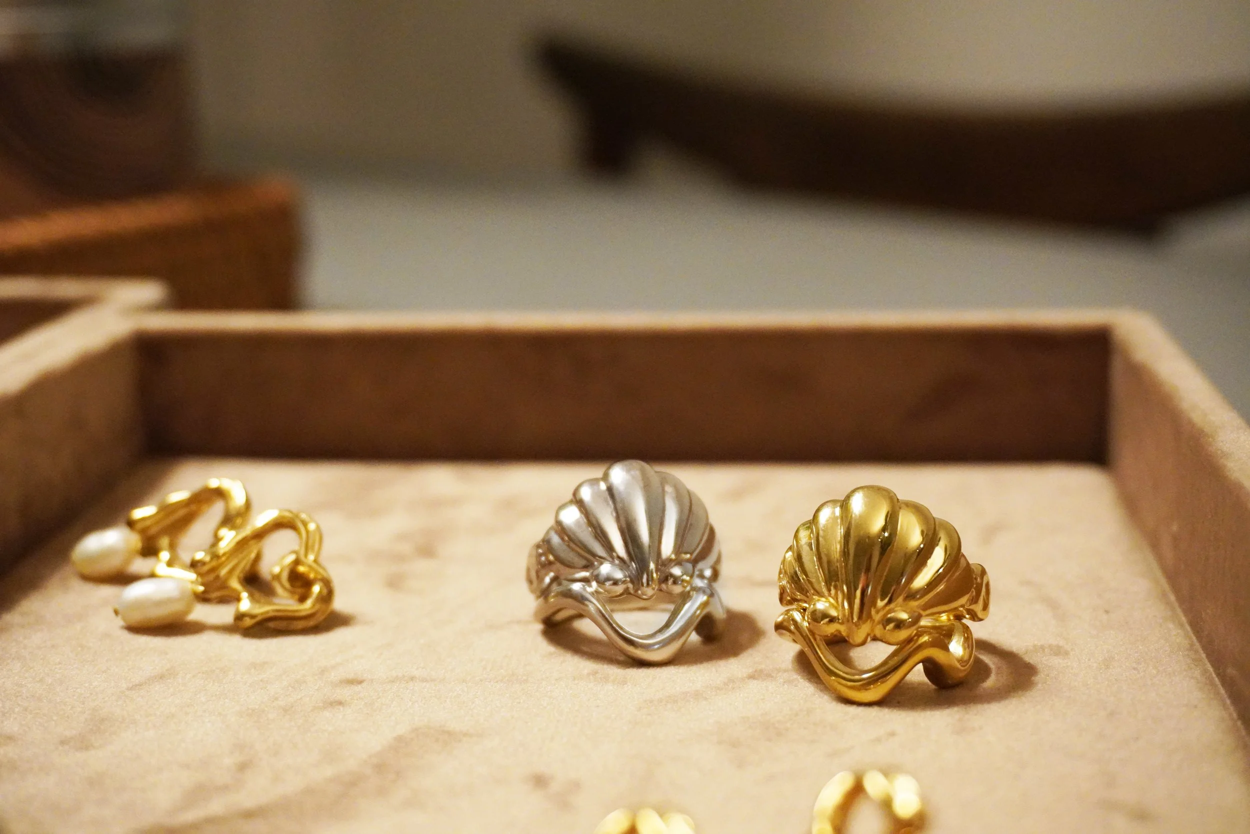 clam shell silver and gold 2.jpg