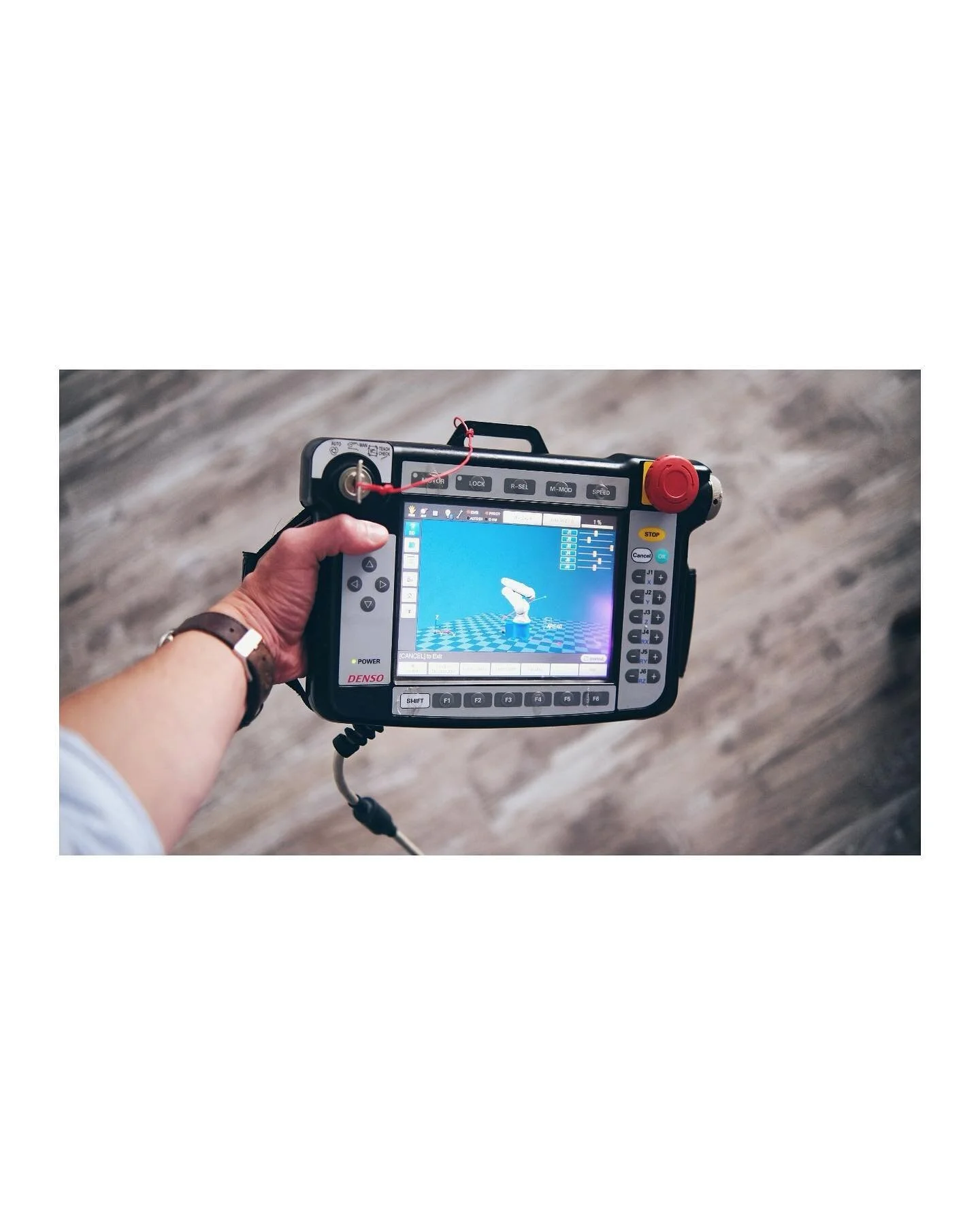 For years I have found  inspiration from multiple makers, educators and institutions like @madeline.gannon @gcody3d @branchtechnology @itke_stuttgart @ethzurich  @coad_robofab 

I&rsquo;m so happy to announce that I am working with Denso Robotics on 