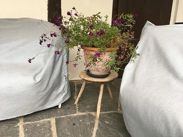 Outdoorschutzh&uuml;llen f&uuml;r Sitzm&ouml;bel #outdoor #grey #blue #waterproof #handmade #madewithlove #plants #chair #couch #stone #happycustomer #garden