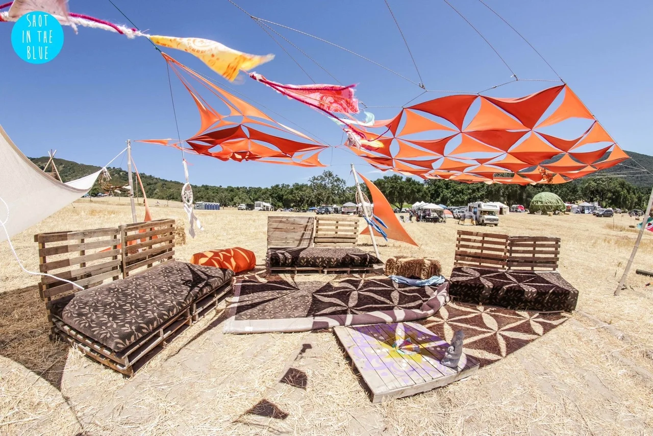  Lounge area created with recycled materials. 