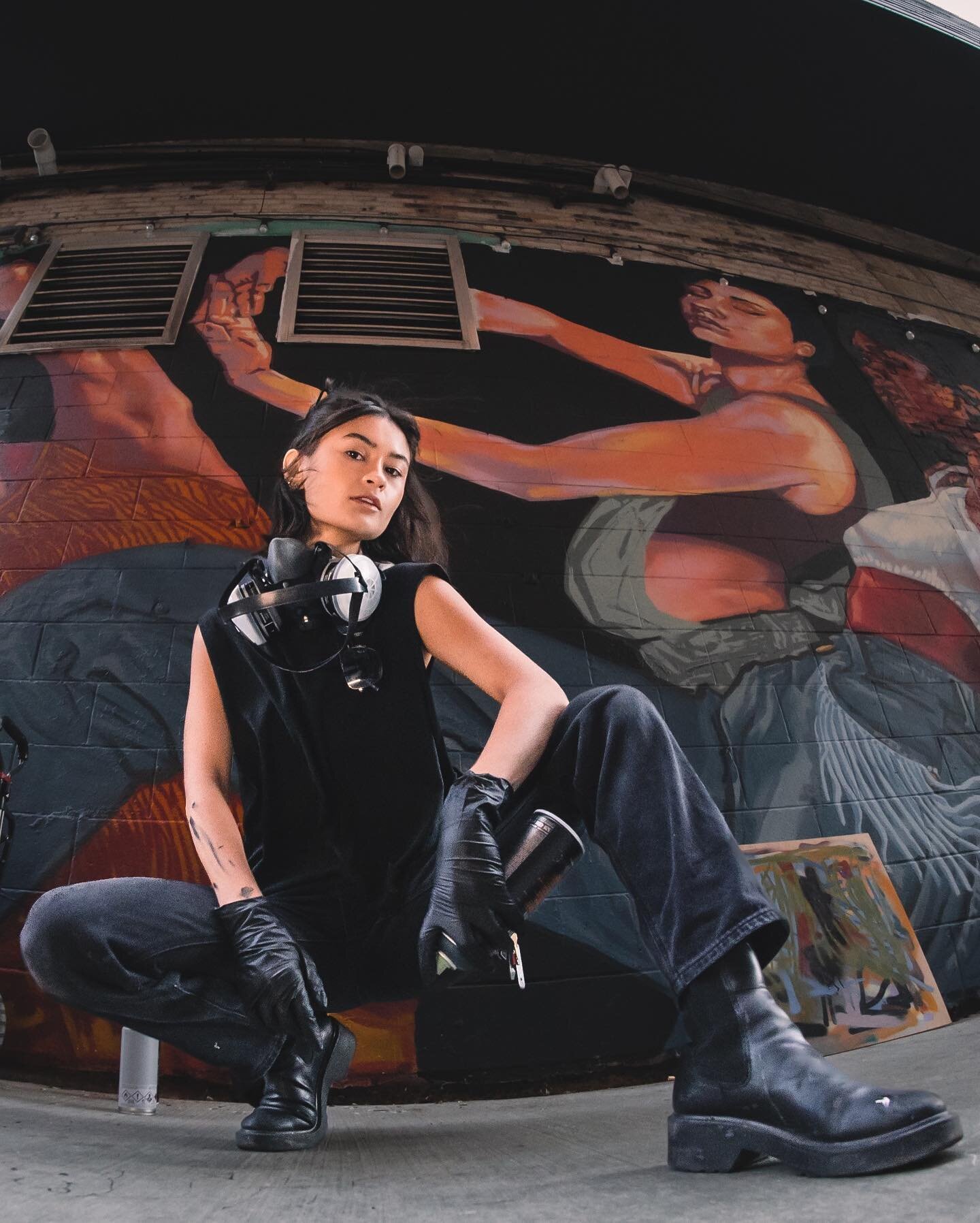 stories saw it first 

w/ @seekecreative 😈

#blackcatalley #blackcatmke #muralist #muralpainting #streetart