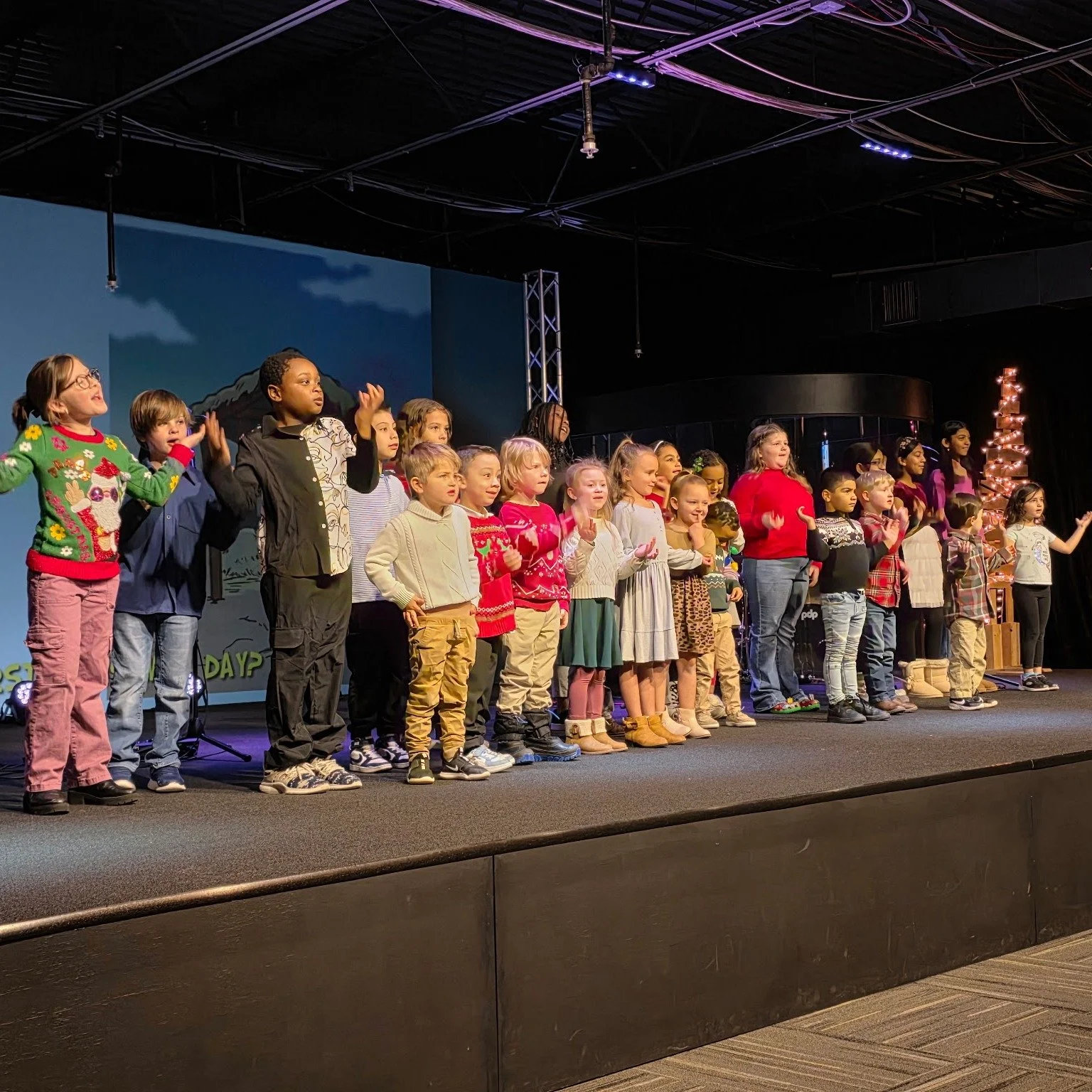 SUNDAY RECAP 🤍

What a special Sunday it was! We loved celebrating our Cause Kids Christmas program and witnessing families dedicate their children to the Lord. 🧒🎶👶

A challenging sermon from Pastor Greg as well about who we want to see LIVE this