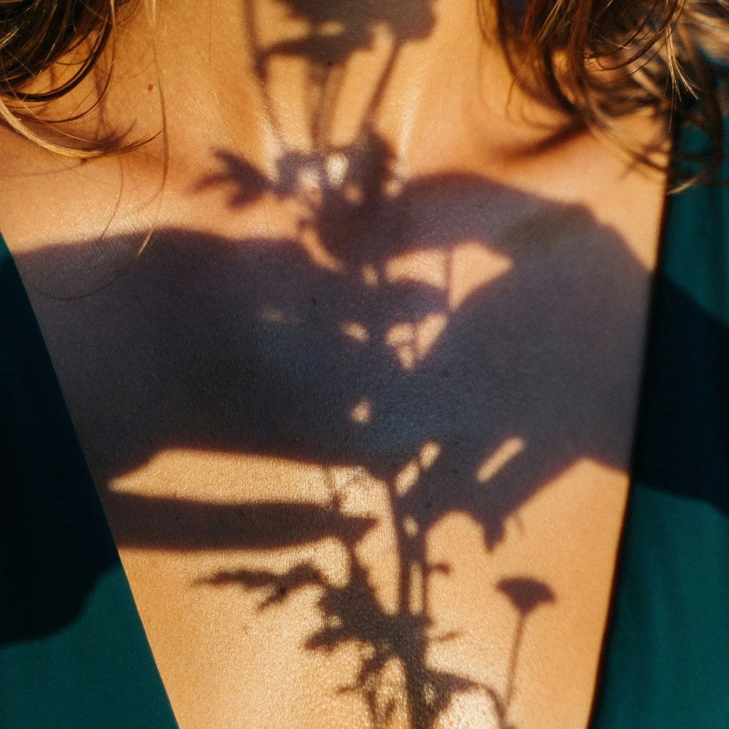 💝 Offrir un soin &agrave; sa peau, c&rsquo;est s&rsquo;offrir bien plus qu&rsquo;un geste esth&eacute;tique.

C&rsquo;est une preuve d&rsquo;attention envers soi-m&ecirc;me, un moment de reconnexion qui apaise autant l&rsquo;esprit que le corps. Cr&