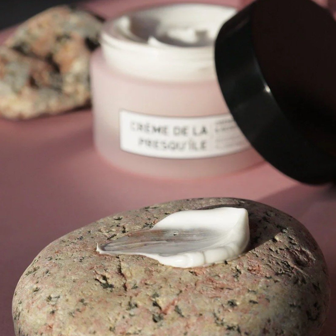 ✨ Les derniers jours de notre promotion Algologie ✨
Profitez de 20 % de rabais sur les cr&egrave;mes anti-&acirc;ge Presqu&rsquo;&icirc;le 🌊

Des soins formul&eacute;s avec des actifs marins pour aider la peau &agrave; retrouver confort, &eacute;cla