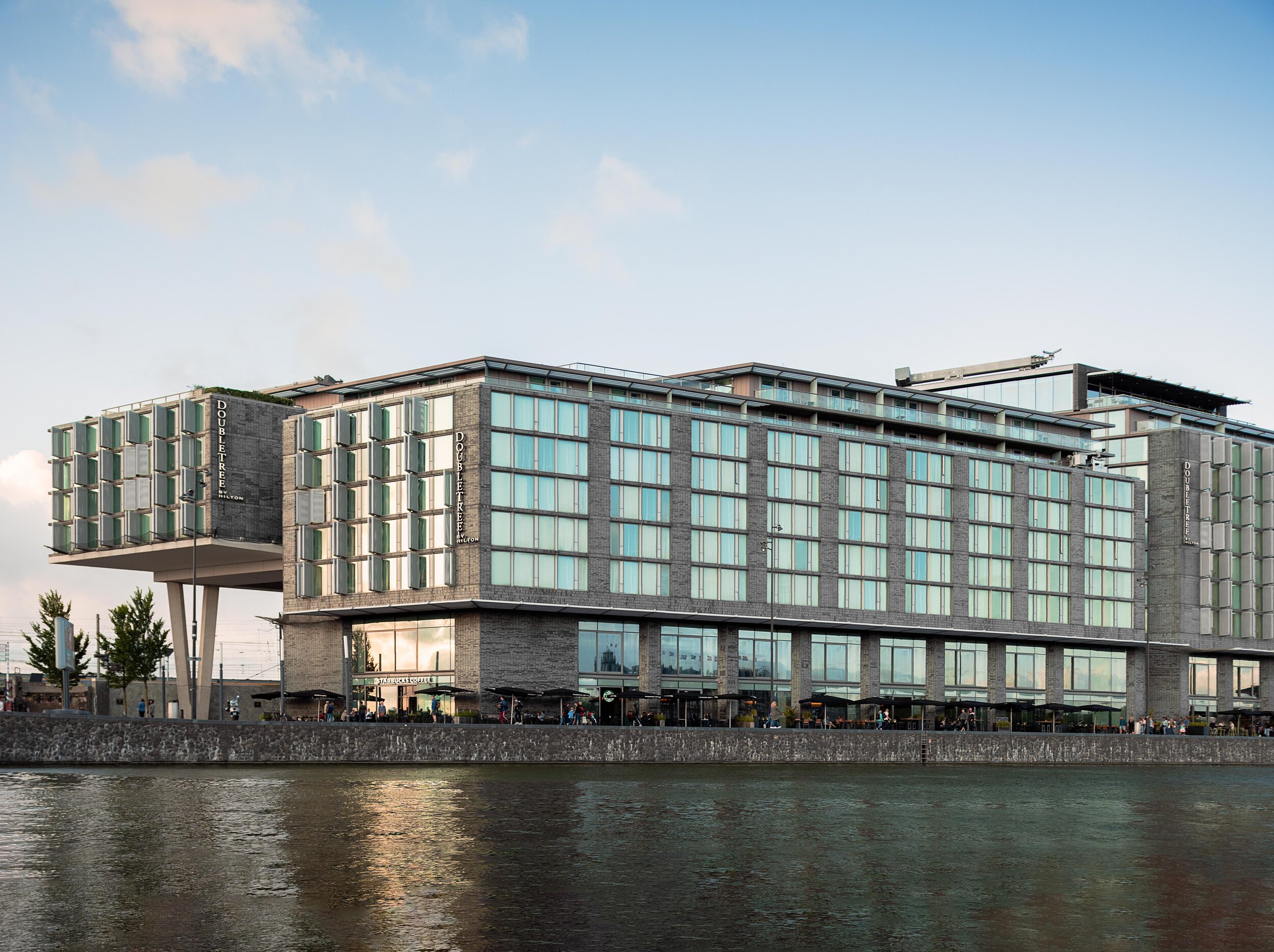 DOUBLE TREE_AMSTERDAM CENTRAL_2019_LR-1-min.jpg