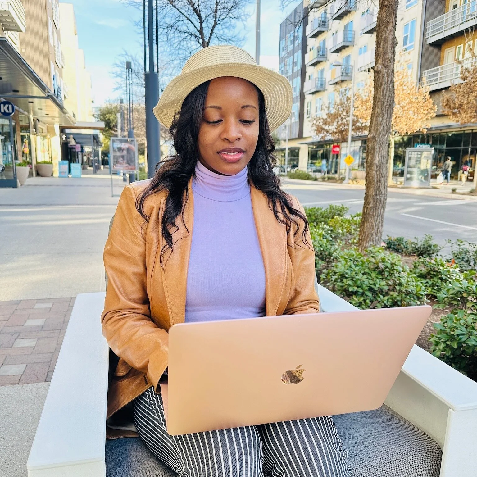 If you have a bunch of things in the way of allowing you to achieve your goals then you probably need to declutter.

Here&rsquo;s 4 indicators to know if you need to eliminate some things from your life today.

✨ Lack of Focus/Distractions
✨Lack of P