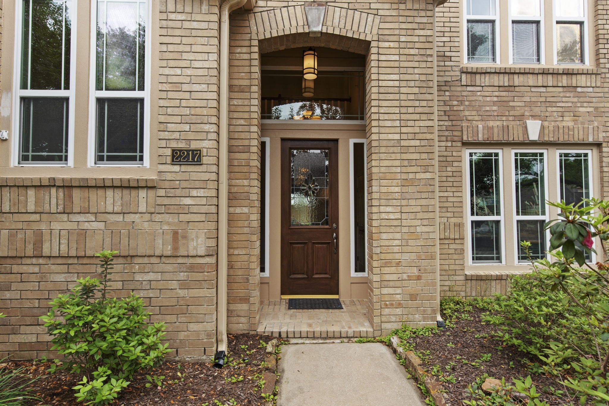 8-web-or-mls-2217-le-beau-ln.jpg