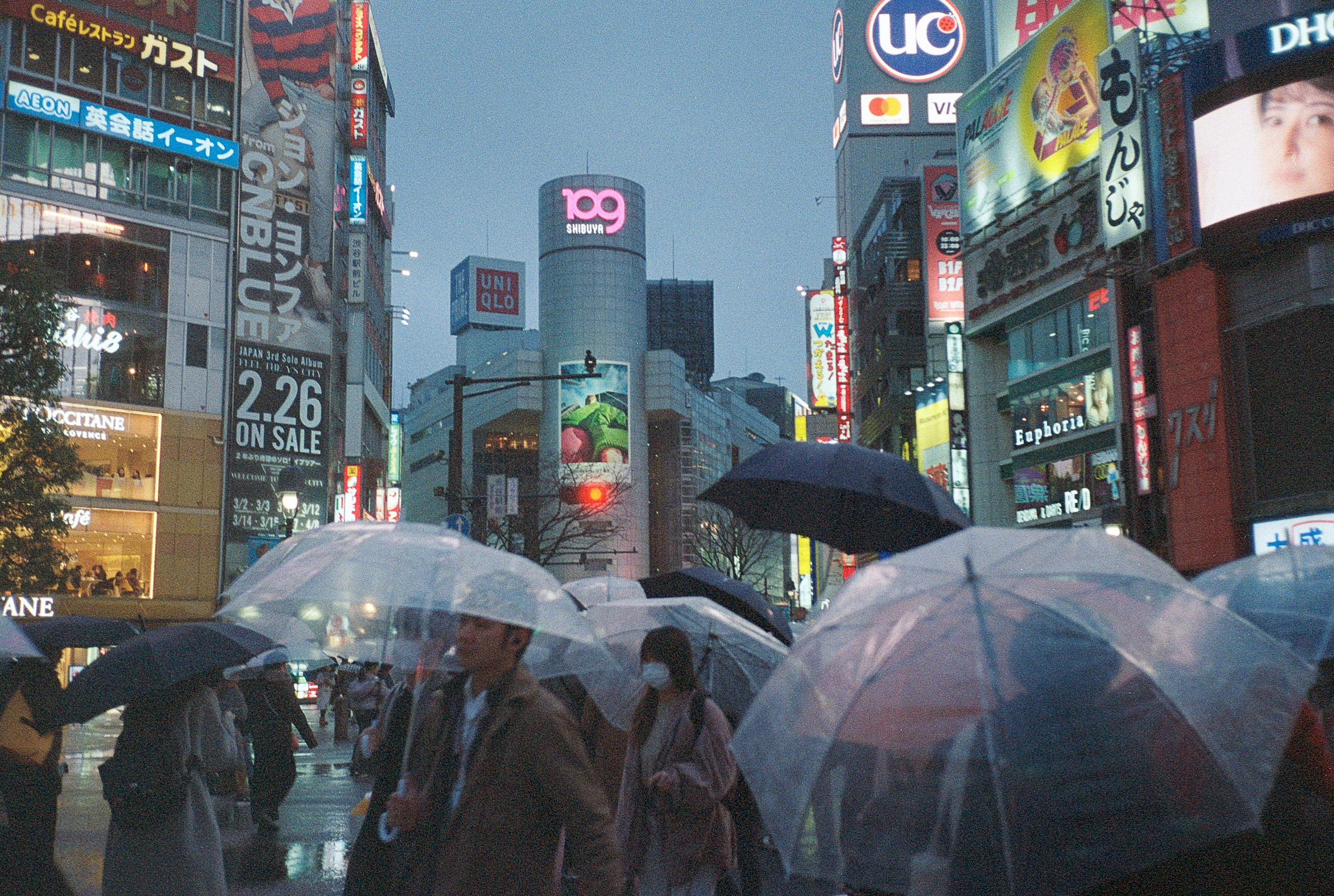 Shibuya_rain_matte.jpg