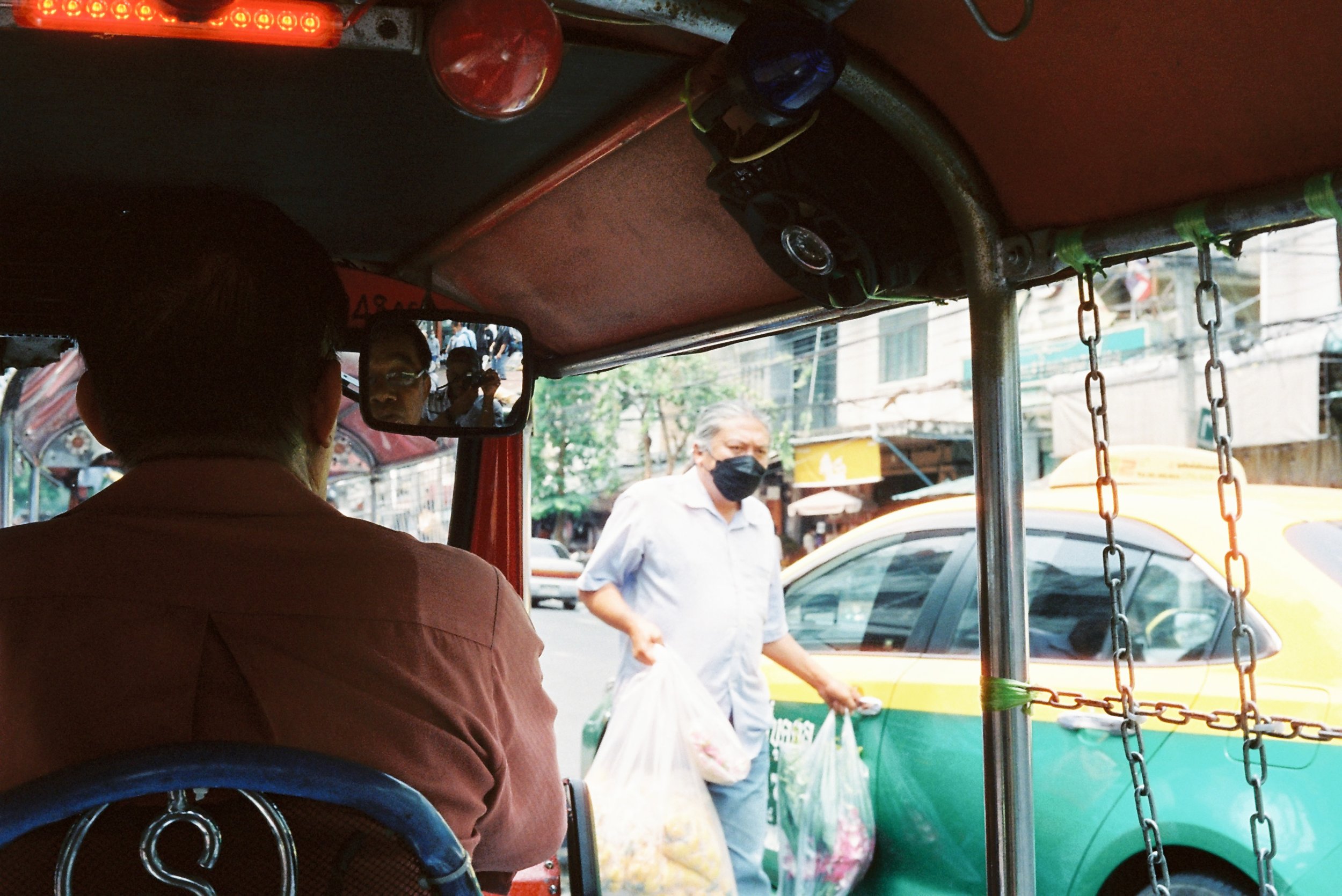 tuktuk_mirror.jpg