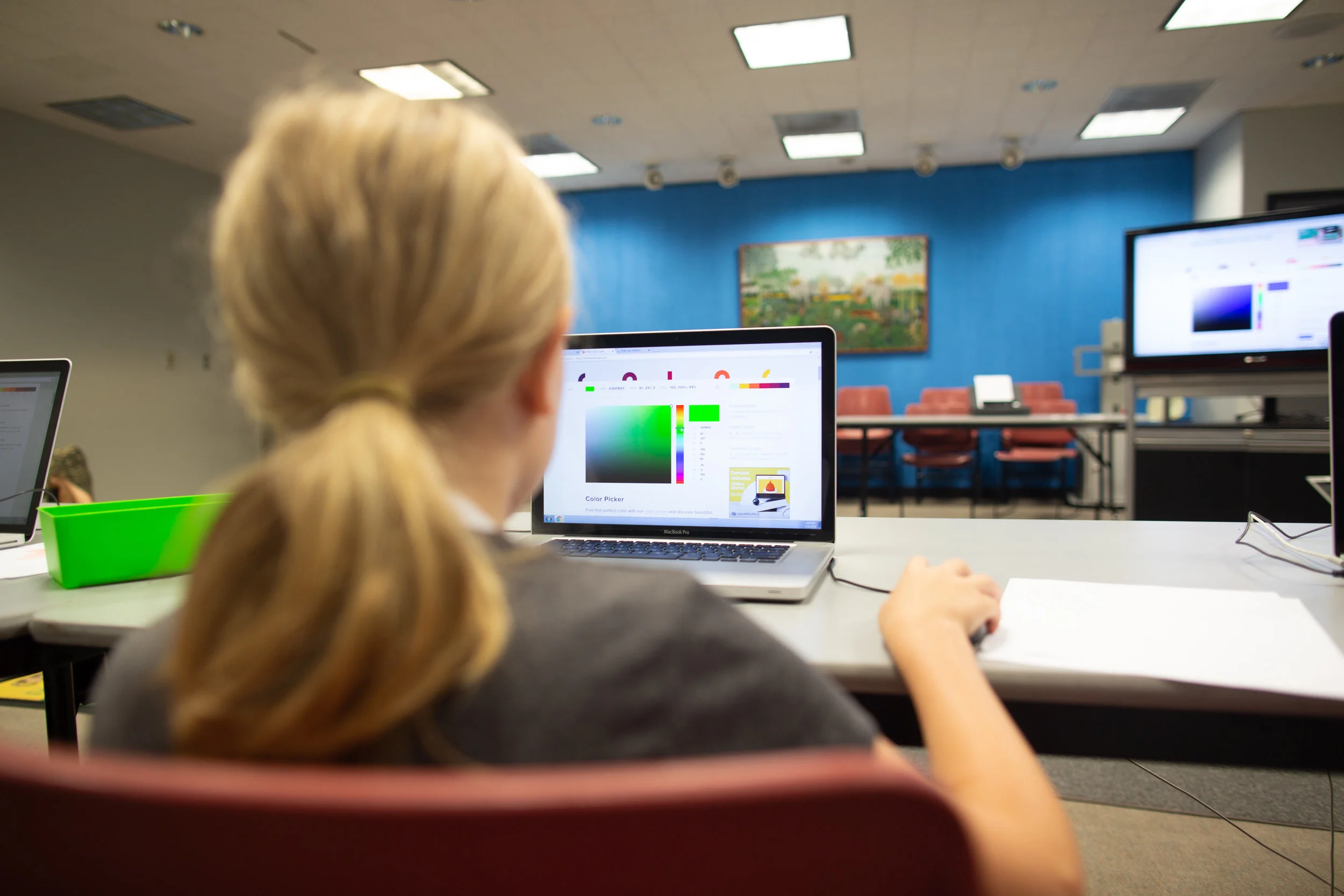 Example : A learner explores how a computer sees and stores color as data in Code Park’s ASCII Art Summer Reading Program at Montrose Freeman Library. June 2018. Courtesy of Wanjun Zhang.