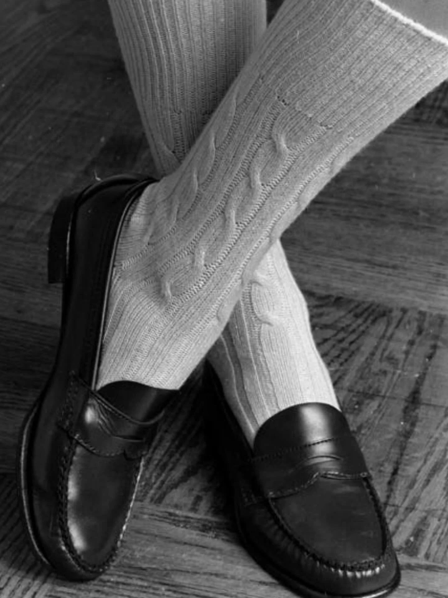 𝐎𝐥𝐝 𝐒𝐨𝐥𝐞𝐬 🥿👞🥿👞
An edit of two classics in our latest 𝑾𝒆𝒆𝒌𝒍𝒚 𝑳𝒊𝒔𝒕. Link in bio to shop, subscribe and share our substack