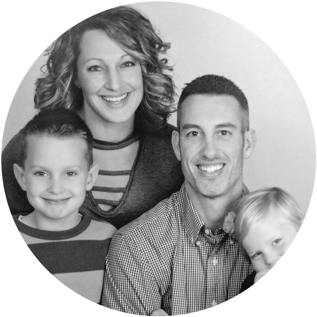 tanya wagner bw circle.png