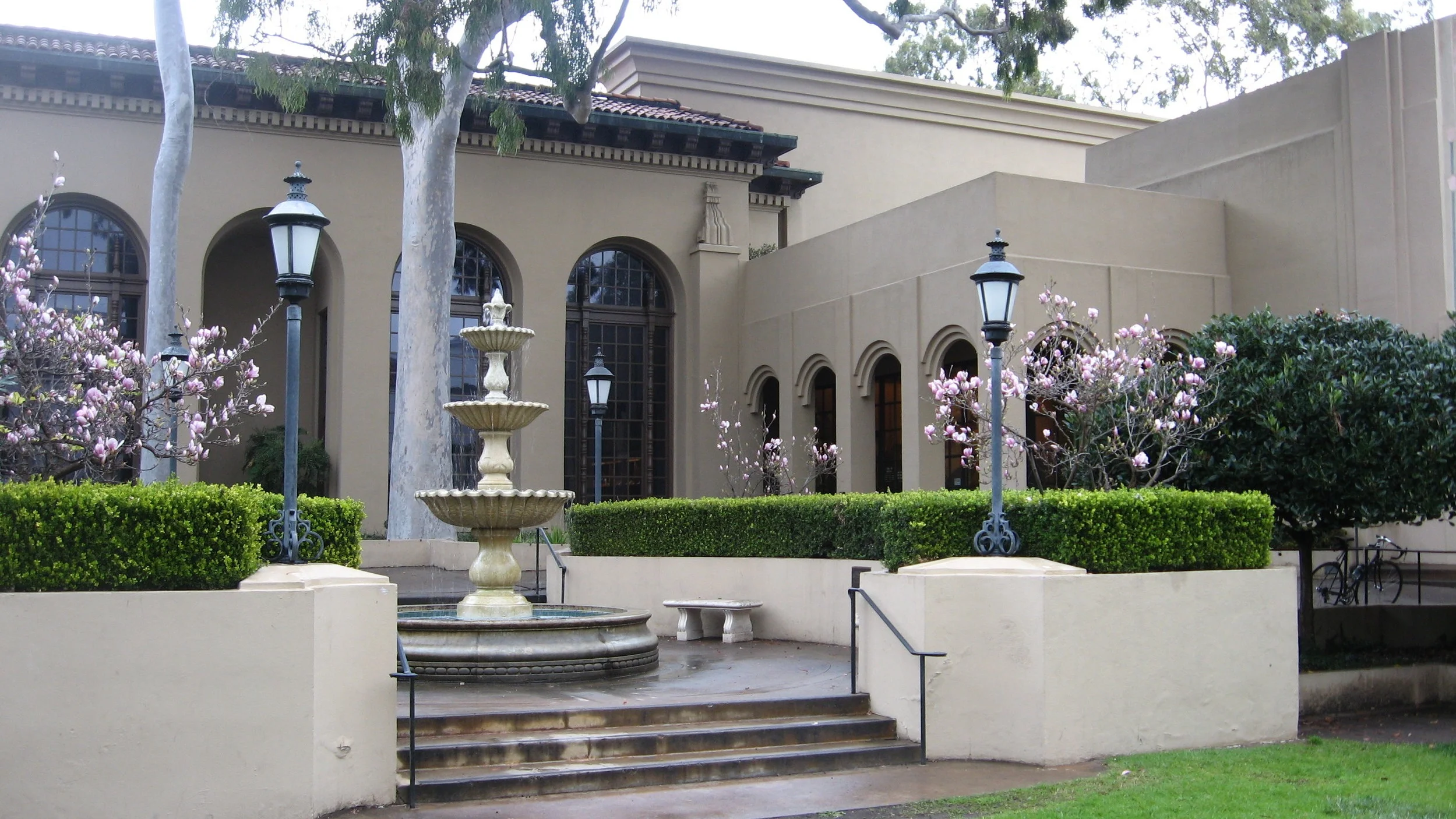 Santa_Barbara_library.jpg