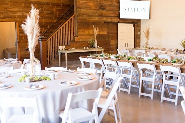 Rehearsal ready at The Station!⠀
⠀
Photography: Ellen Talbot Imaging⠀
Styling, Florals, Design: Hannah Lamb Events⠀
Dinner: Chuy's⠀
Dessert: Cookie Cobbler