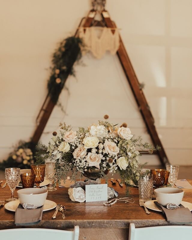 The vintage details of The Station are a perfect backdrop for soft, romantic muted tones. We'd love to give you a tour. Email info@thestationmckinney.com to set a date! #mckinneyweddingvenue #downtownmckinney #mckinneyweddings⠀
⠀
Photography by Bruna