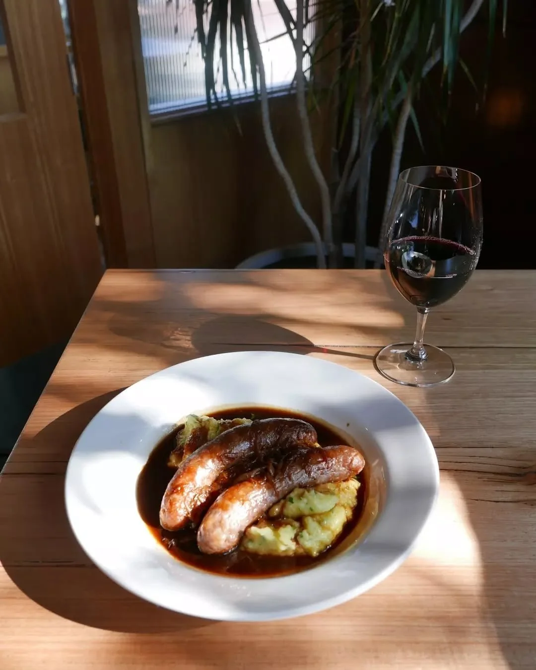 Comfort food at its best!&nbsp;

Open from 4 pm with Trivia starting at 7pm.