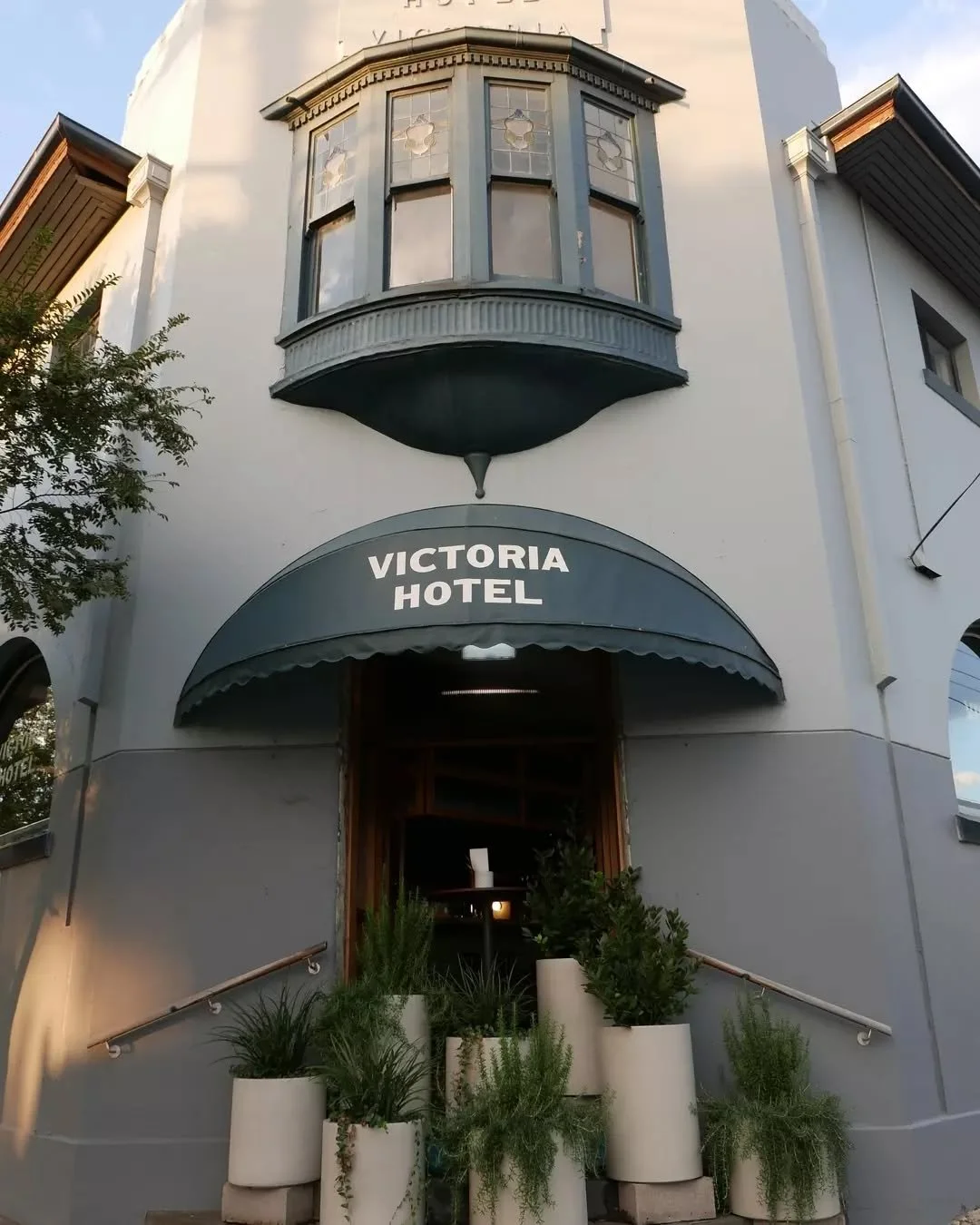 The silly season's nearly here - time to eat, drink and be merry at The Vic!&nbsp;

Our function room is perfect for Christmas parties and end-of-year celebrations of any size.&nbsp;

Jump on our website and send an enquiry to secure your date!