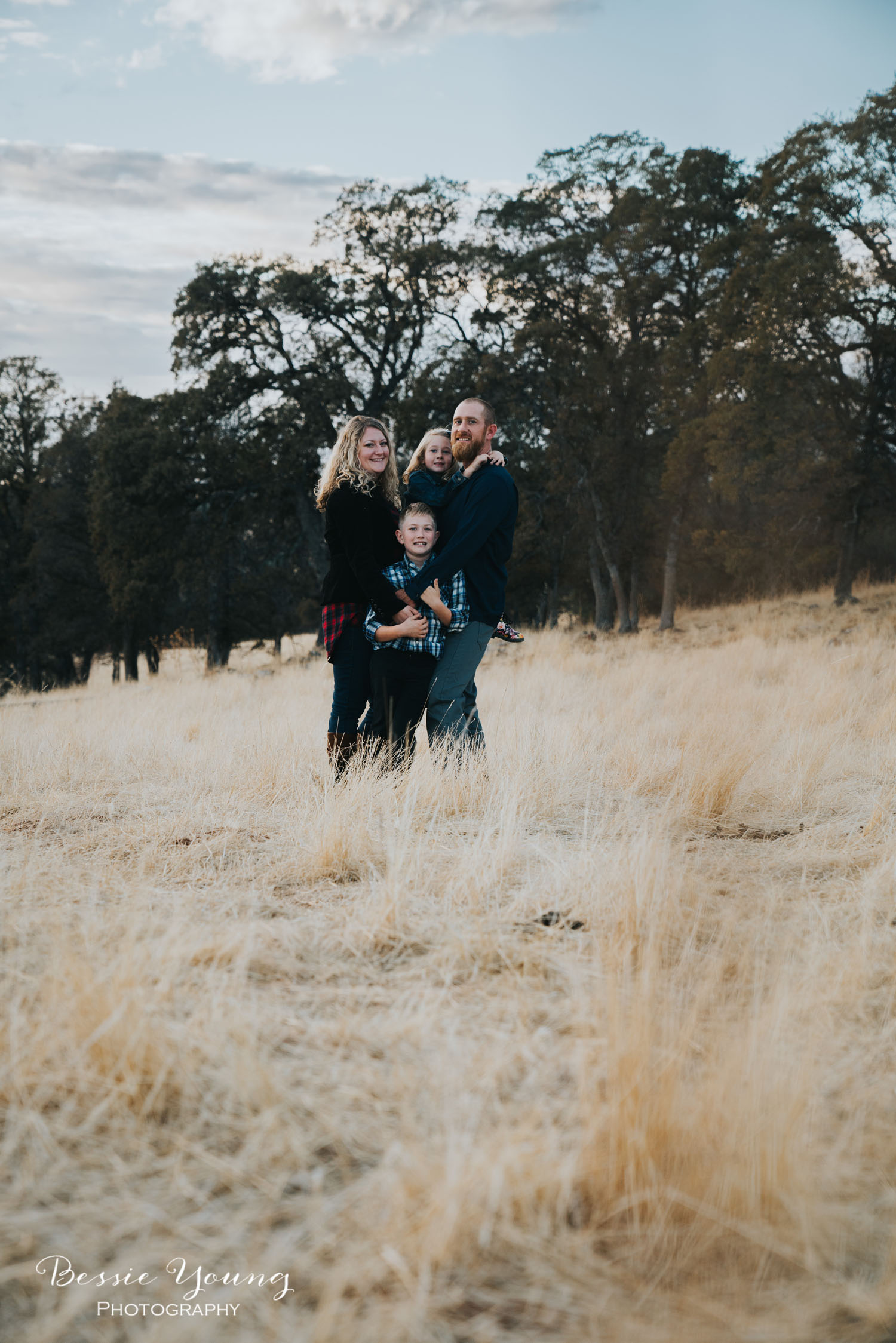 Sonora Fall Family Portraits | Sonora Photographer by Bessie Young