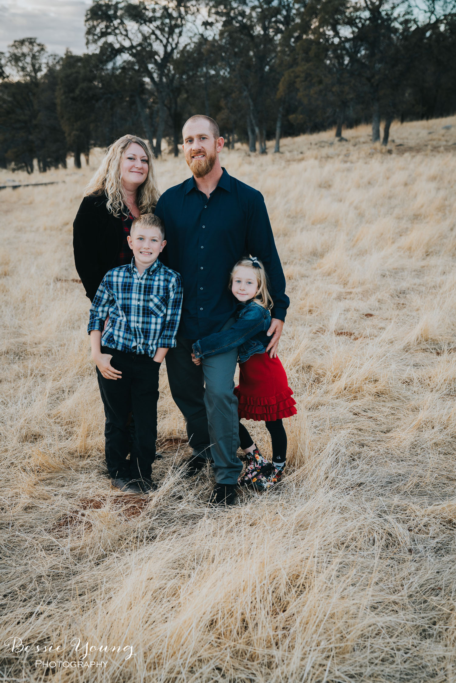 Sonora Fall Family Portraits | Sonora Photographer by Bessie Young