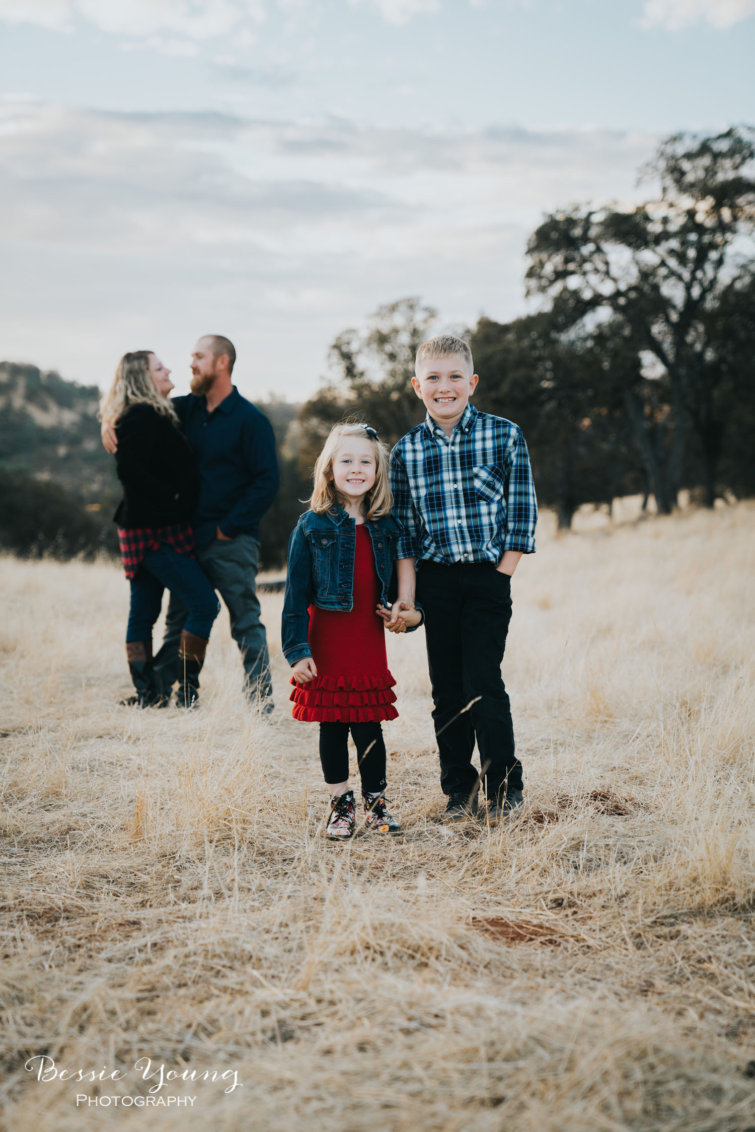 Sonora Fall Family Portraits | Sonora Photographer by Bessie Young