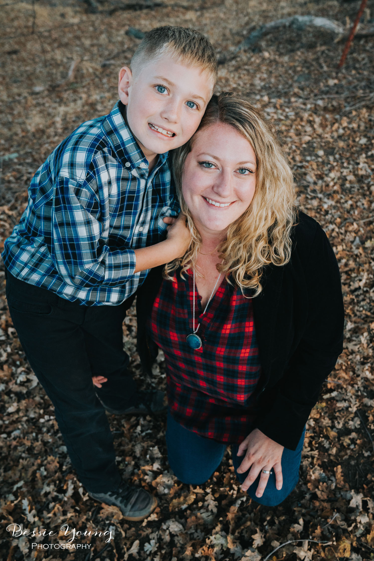 Sonora Fall Family Portraits | Sonora Photographer by Bessie Young