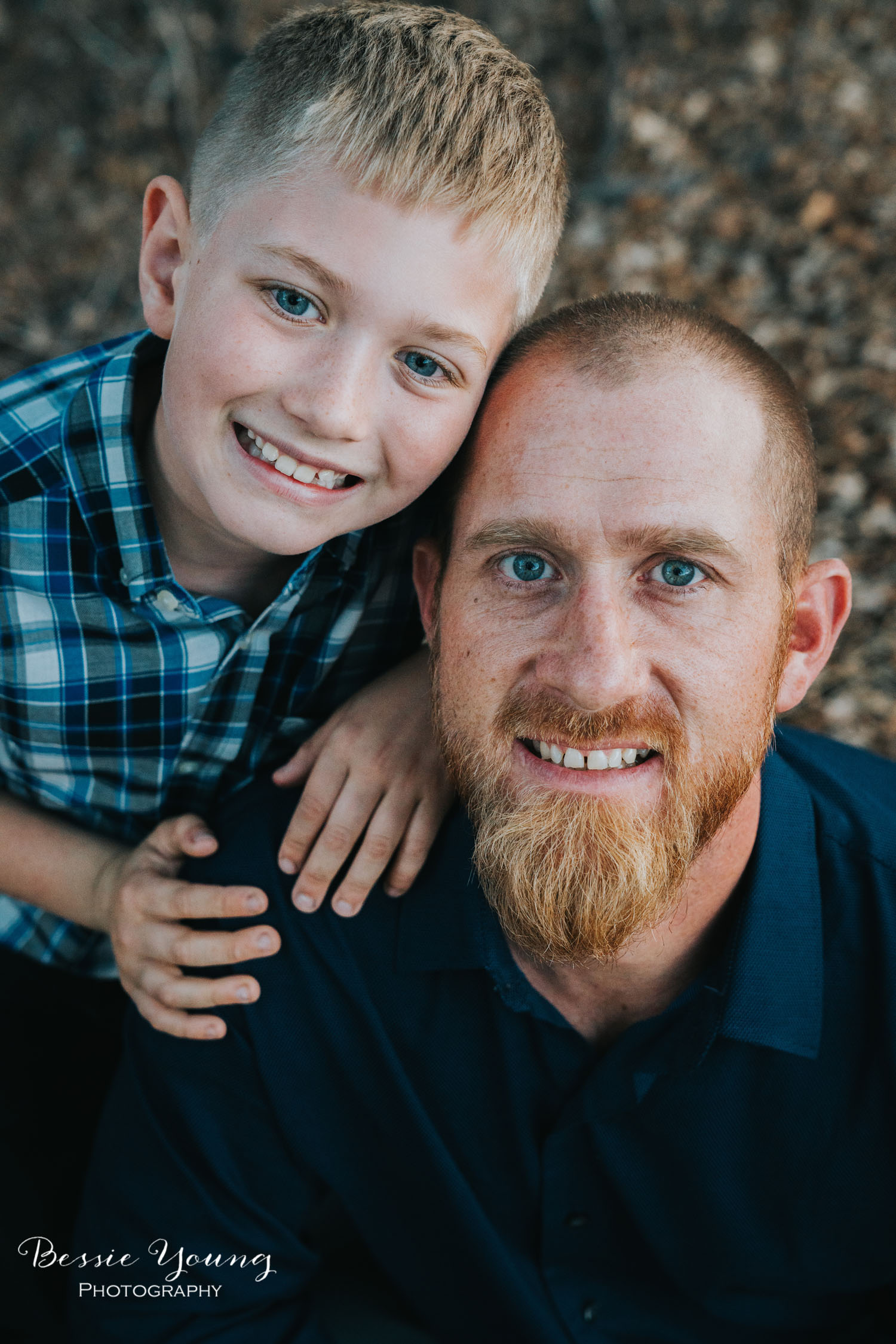 Sonora Fall Family Portraits | Sonora Photographer by Bessie Young