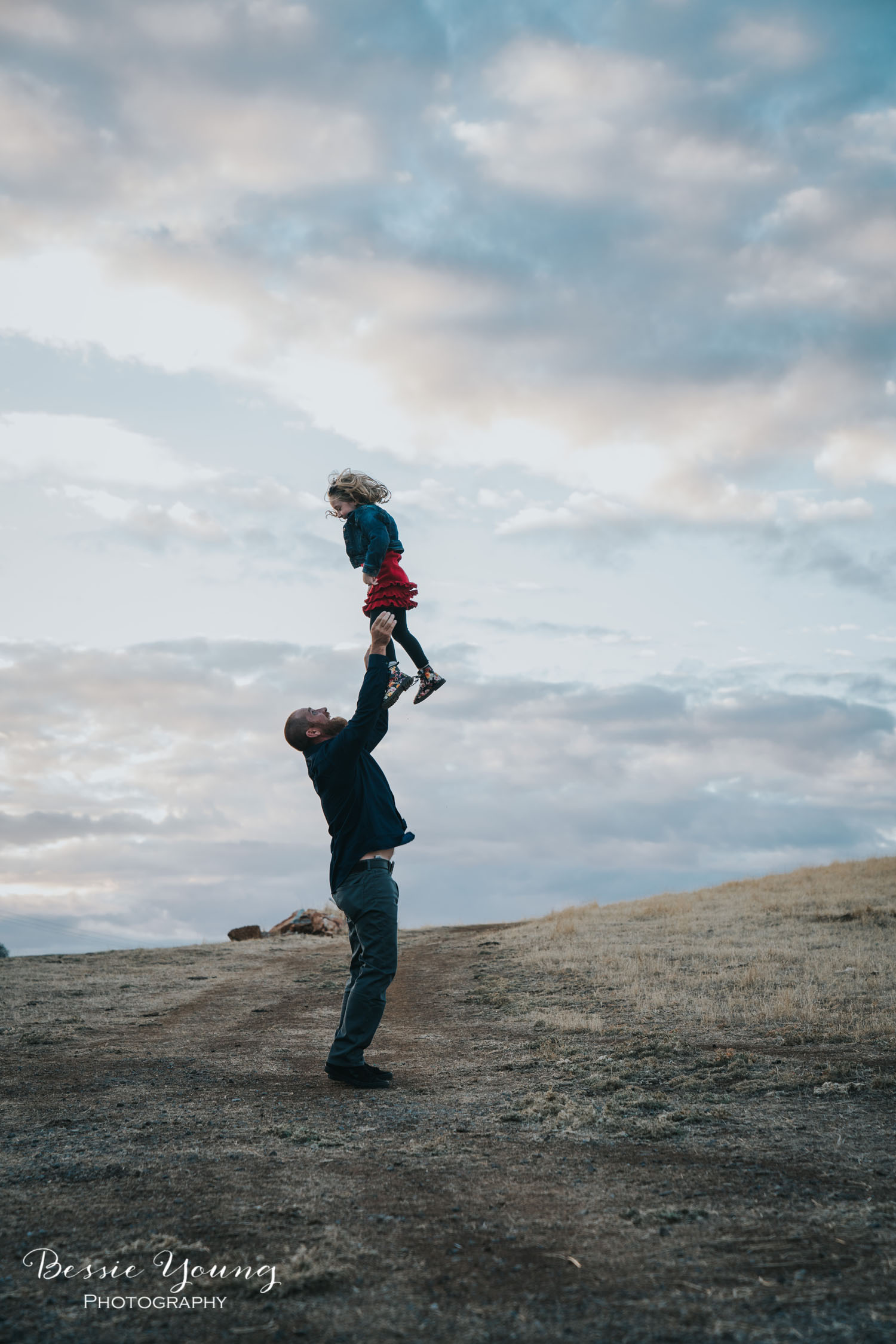 Sonora Fall Family Portraits | Sonora Photographer by Bessie Young