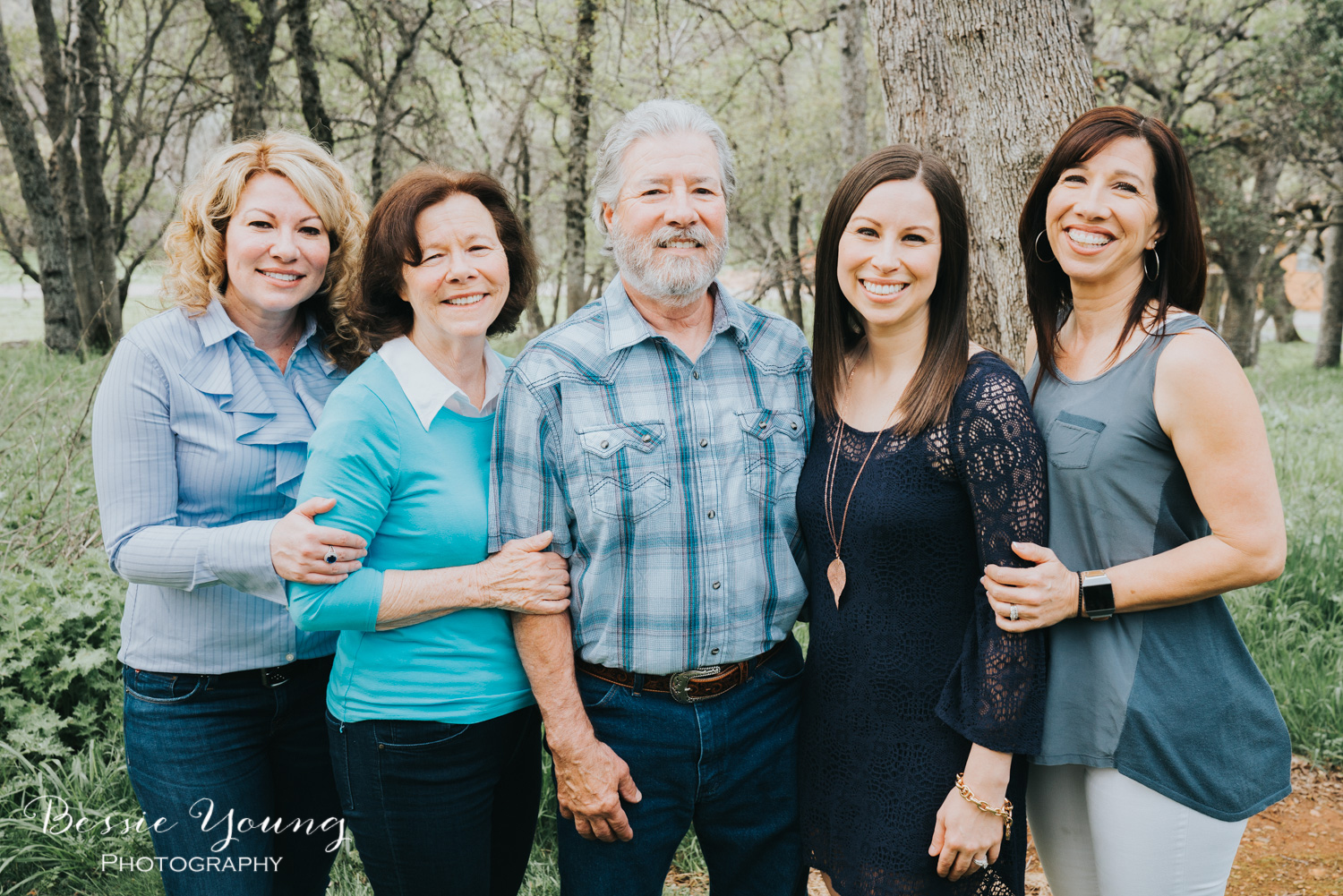 Outdoor Extended Family by the River - Style Life Photography, ltd