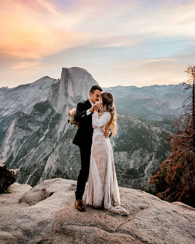 Glacier Point Road is opening!!!!! I am just so dang excited about this news that I had to share with you all. 
Honestly, this is one of the most epic views and places to have your session. DM me if you wanna set something up!
.
.
#yosemiteelopements
