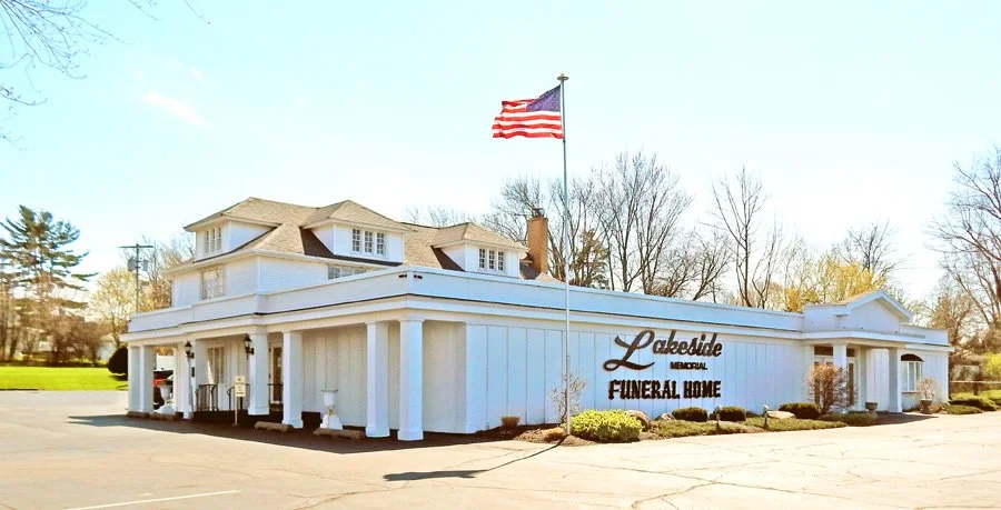 lakeside-2.jpg