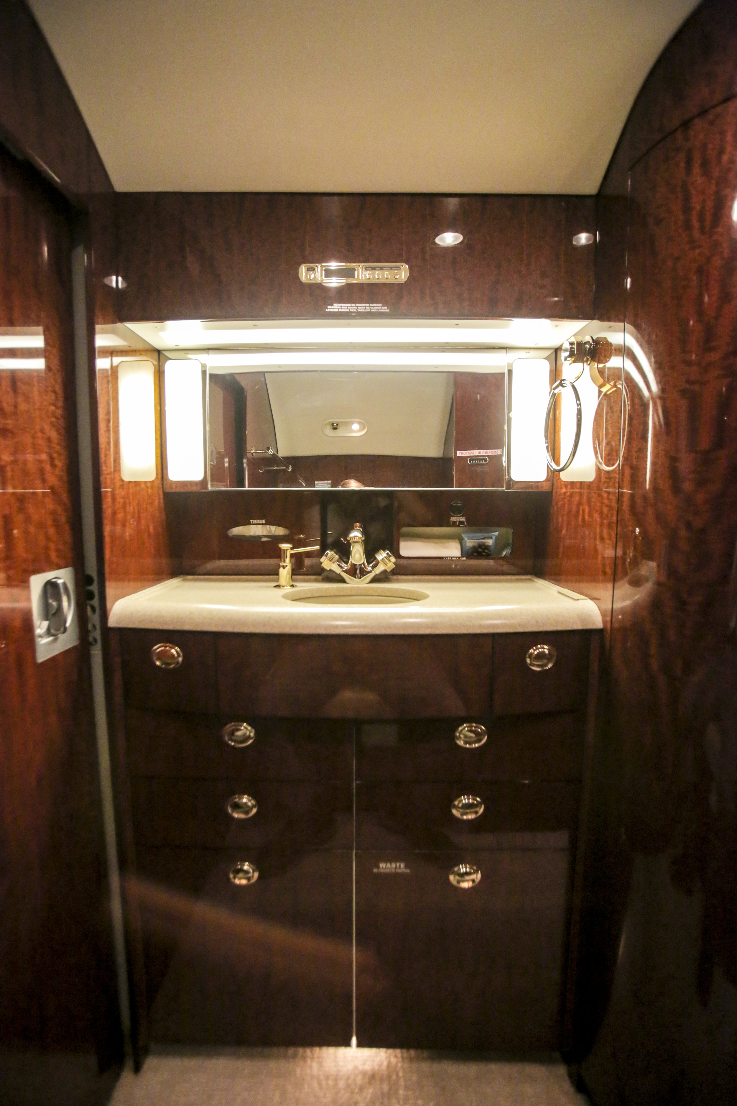 GV N885KT 5.jpg