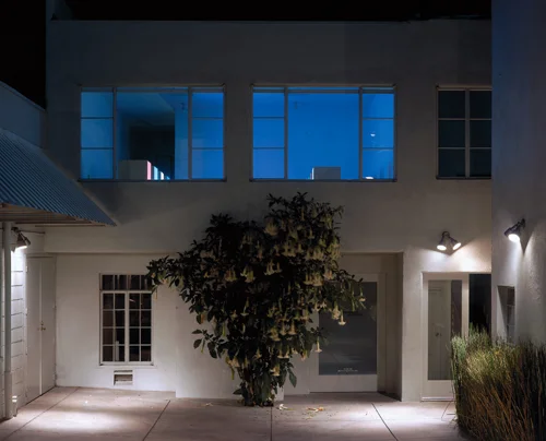 Angela Bulloch, Outside installation view, 2002