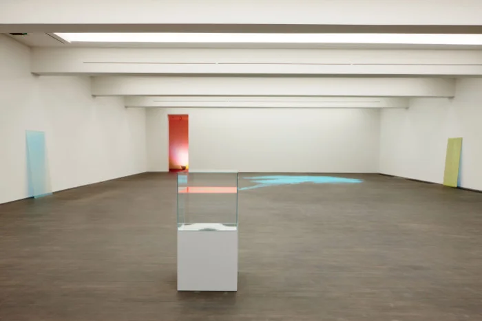 Ann Veronica Janssens, A, 2015/2016, installation view at Stedelijk Museum voor Actuele Kunst, Ghent, Belgium.