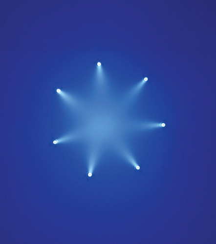Ann Veronica Janssens, Bluette, 2006, Seven light projectors, artificial fog