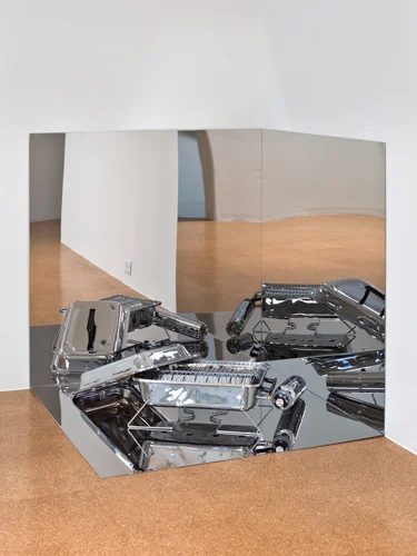 Rirkrit Tiravanija, Untitled 2010 (BBQ corner), 2010, Chromed stainless steel panels, barbeque, and gas bottle, 3 x 3 x 3 ft