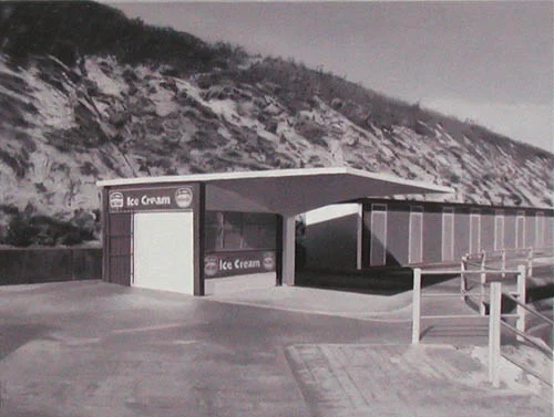Paul Winstanley, Shack 2, 2002, Oil on linen, 24 x 32 in