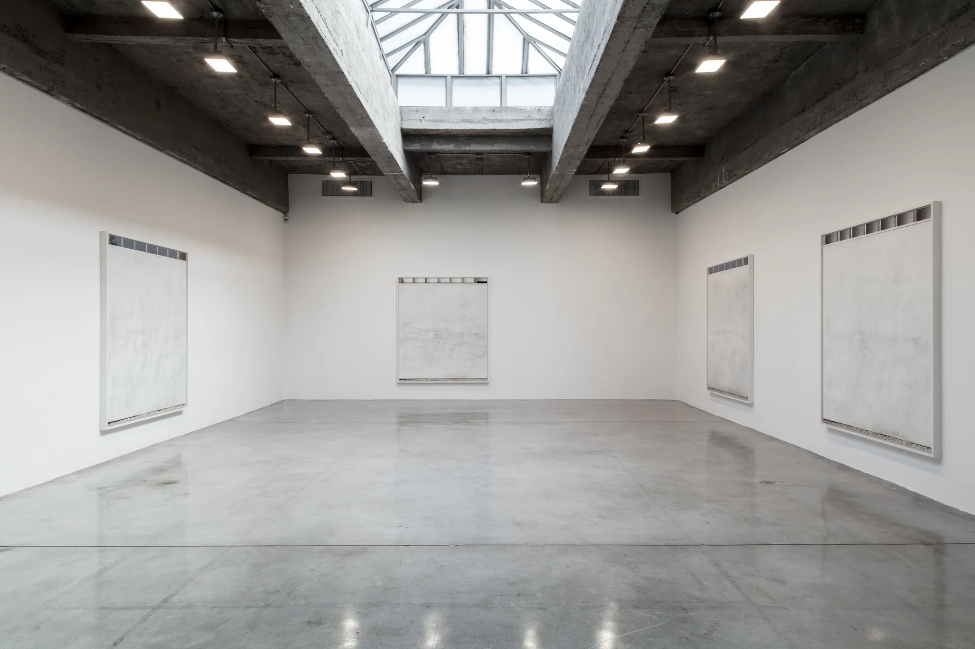 Uta Barth, 2017, installation view, Tanya Bonakdar Gallery, New York, NY.