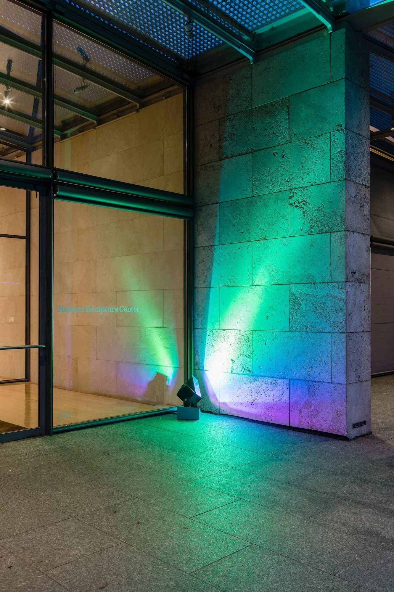 Ann Veronica Janssens, Green Aurora, 2005-2016, Single dichroic projection, 1 light projectors, dicroic filter, base, Dimension variable , Edition of 1, 2 AP.