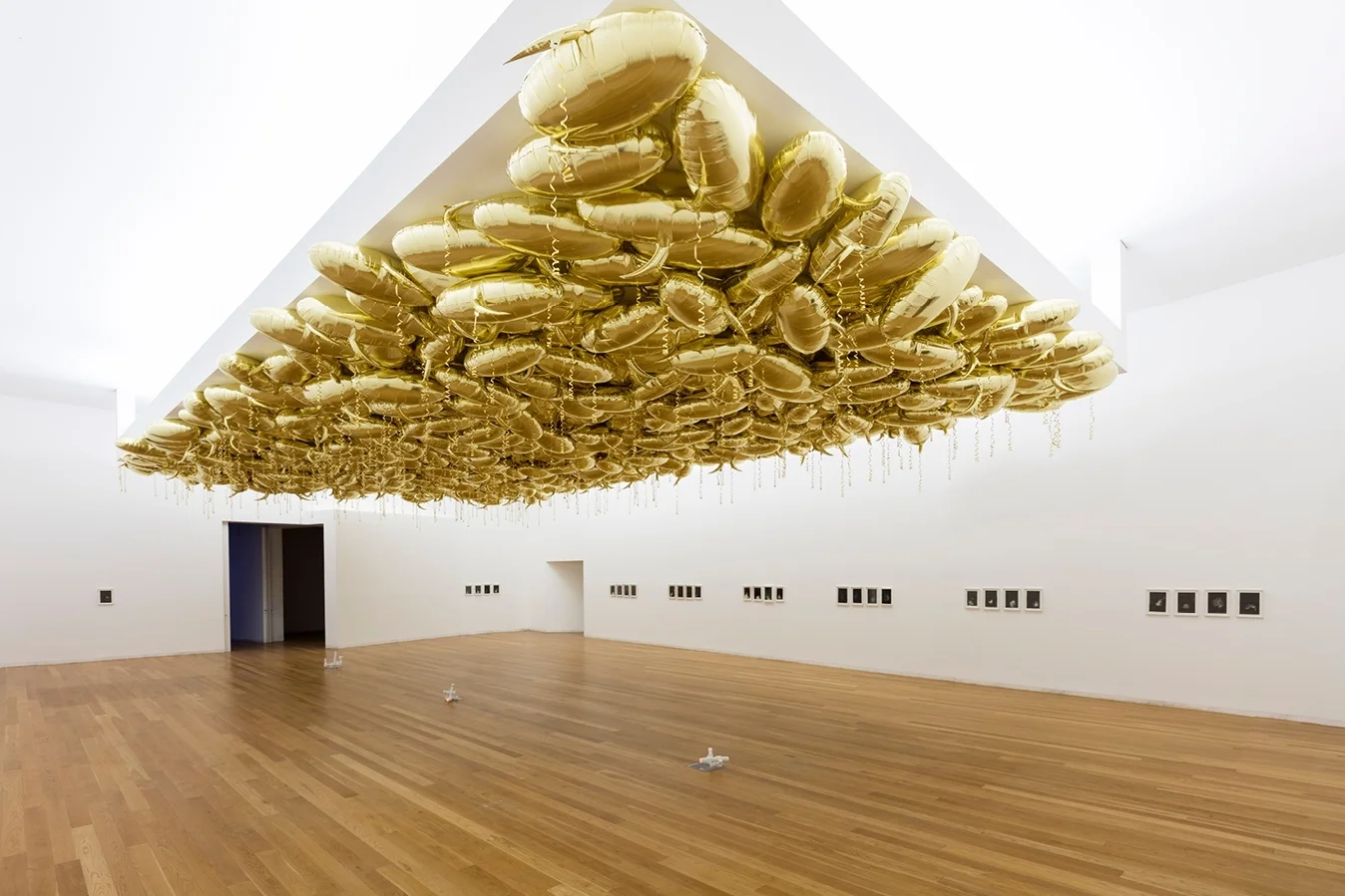Philippe Parreno, A Time Coloured Space, 2017, installation view, Serralves Museum of Contemporary Art, Porto, Portugal. Photo: Andrea Rosseti.