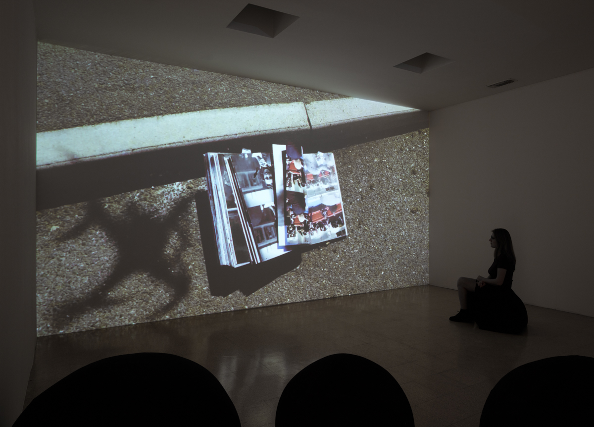 Fiona Banner, Phantom, 2015, High definition digital film, 9.28 minutes. Installation view, 1301PE, Los Angeles.
