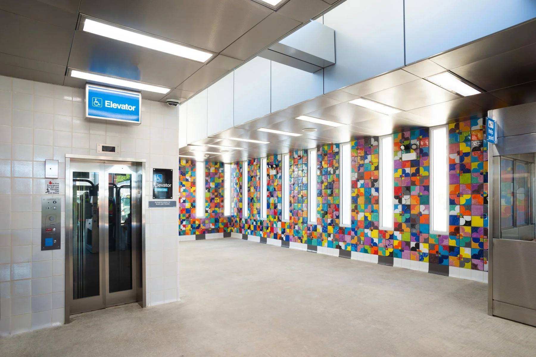 Installation View, Judy Ledgerwood, 'Flowers or the Blue Line Racine Station' (2025); Photo: AronGent / DOCUMENT