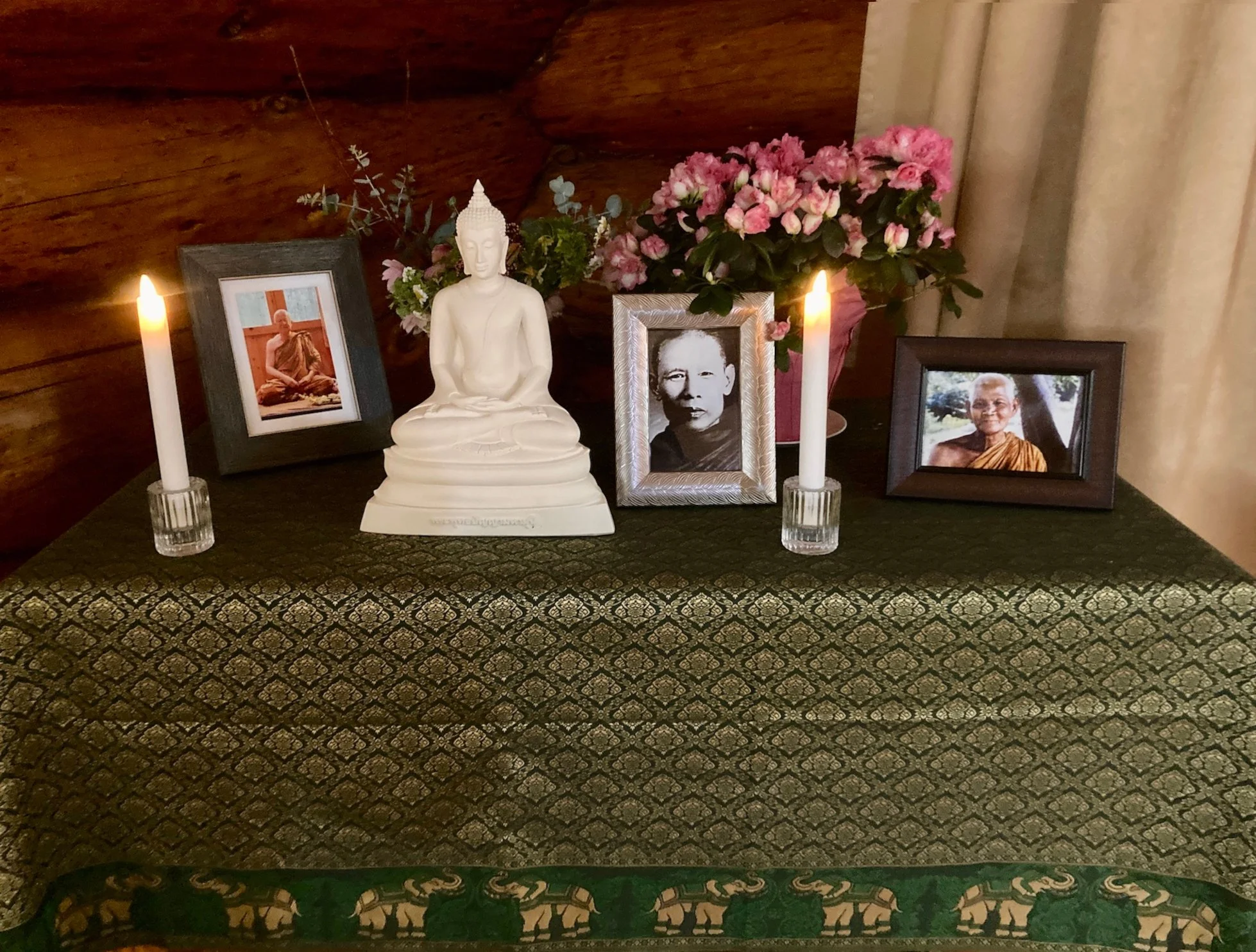 10 altar 1.JPEG