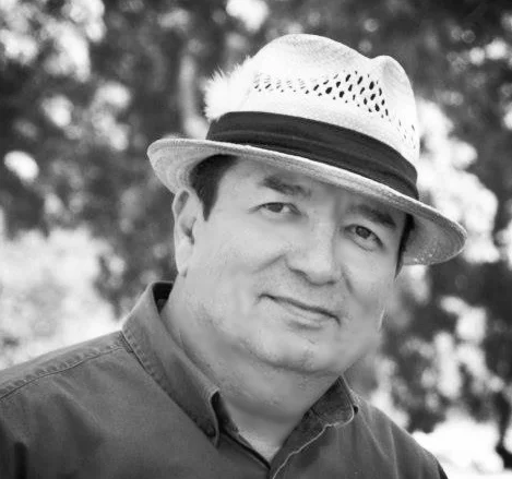 ruben fraire, realtor® HIGHLAND PARK NATIVE, and Army veteran. He has over 20 years of experience and has not only made a respectable reputation for himself in business but also in his community. his Army experience is something that shows in his business practice. You may see ruben sporting a fedora cruising in his classic convertible around the hills of NorthEast L.os Angeles. He is family ORIENTED and has developed long-term relationships with his clients. CalDRE lic#01123740