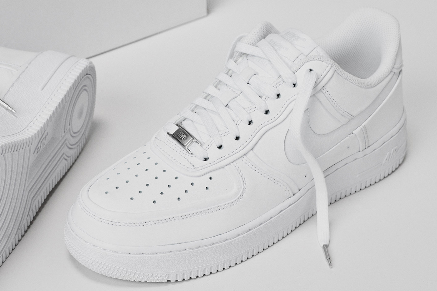 how to clean white air force 1
