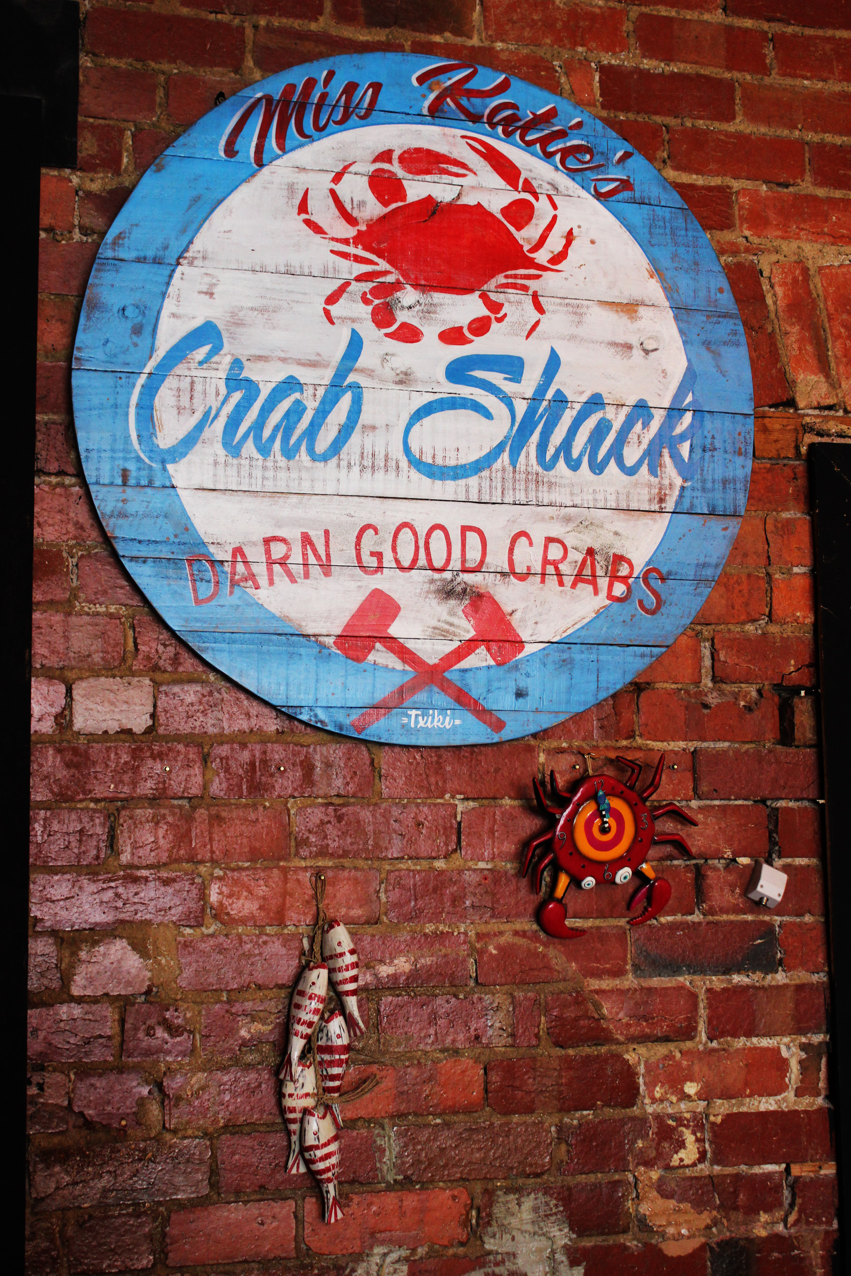 The everyday dude - Txiki - Melbourne artist - hand painted sign crab shack - Old School Sign writing - Melbourne