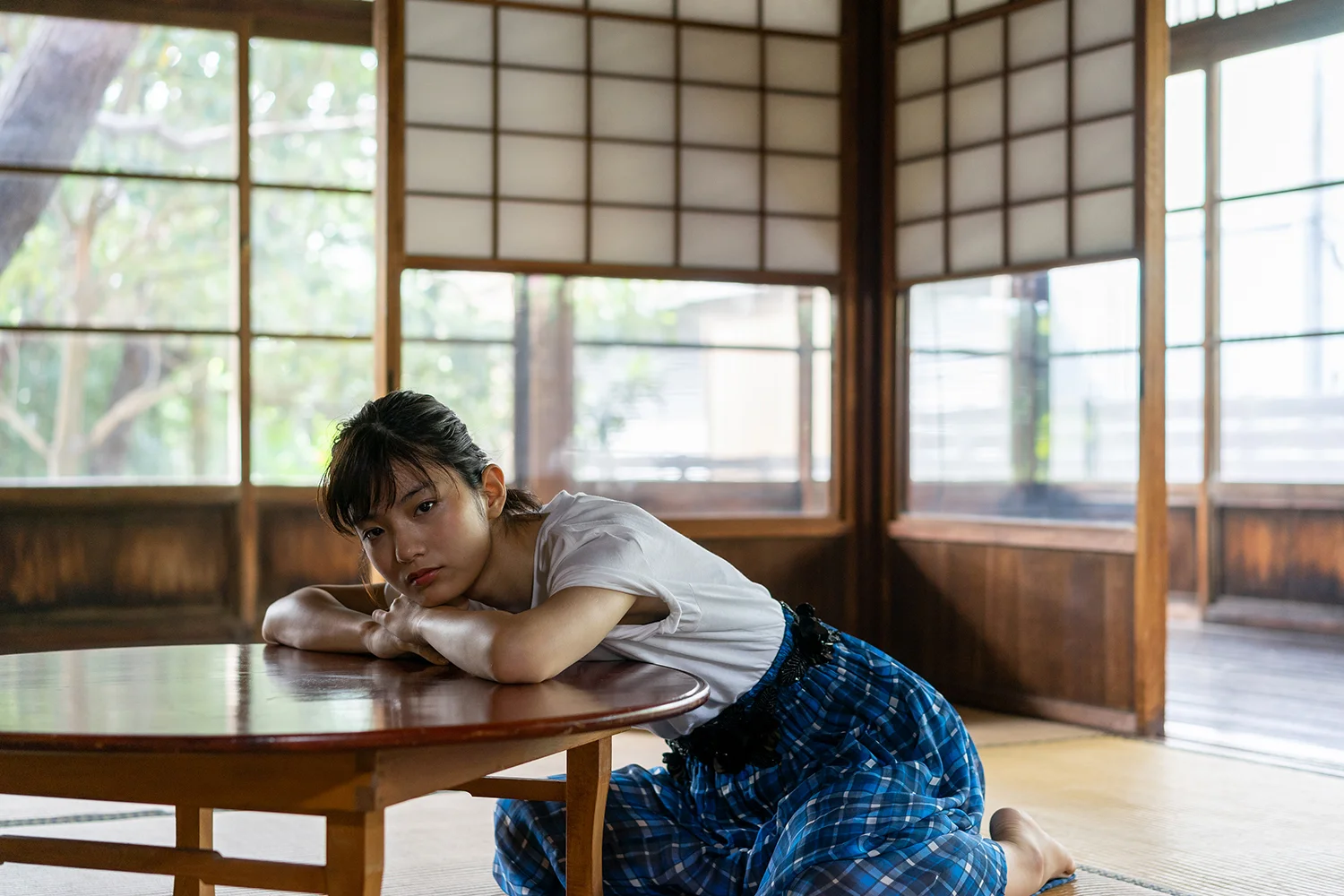 文藝春秋『週刊文春』原色美女図鑑 蒔田彩珠さん