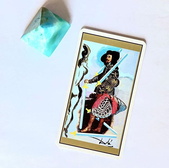 Five of Swords 🗡 Everything feels like a lot right now. With the heaviness in the world, it may feel hard to find the words to talk about it, but now more than ever we must. We must ask questions, we must explore and review old outdated belief patte